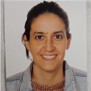 Psicóloga de profesión y enseñante de vocación. 
Me gusta enseñar y aprender al mismo tiempo. 
Todos podemos mejorar y si es acompañados, mejor. 
Me gusta la lengua y literatura castellana; pero también puedo enseñar inglés, y hasta química en un nivel ha